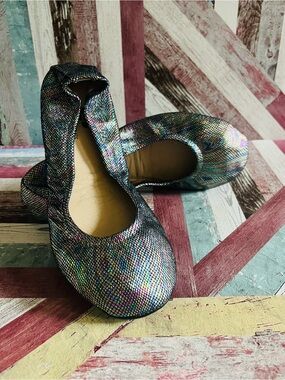 Black Lovespell The Storehouse Flats Shoes NWOB Mermaid Rainbow Scales SZE 8